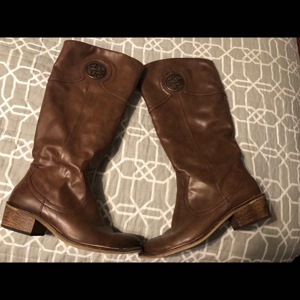 Brown boots